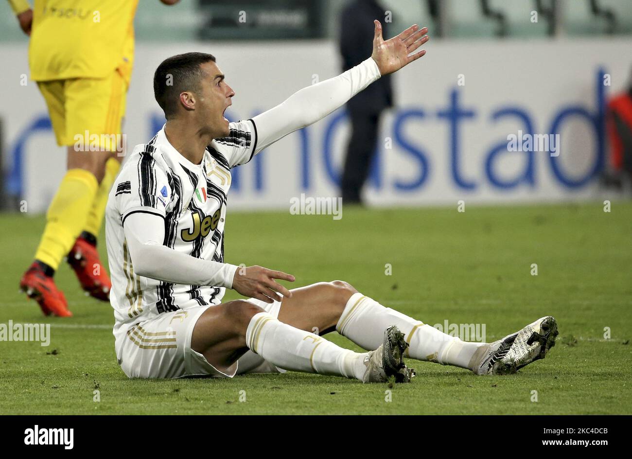 Cristiano Ronaldo von Juventus reagiert während des Serie-A-Spiels zwischen Juventus und Cagliari Calcio im Allianz-Stadion am 21. November 2020 in Turin, Italien. (Foto von Giuseppe Cottini/NurPhoto) Stockfoto