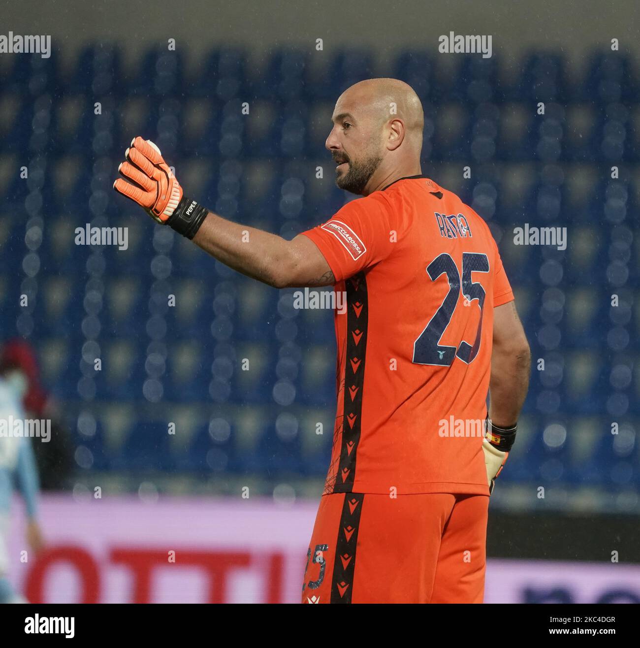 Pepe Reina von der SS Lazio während der Serie Ein Spiel zwischen FC Crotone und SS Lazio am 21. November 2020 Stadion 'Ezio Scida' in Crotone, Italien (Foto von Gabriele Maricchiolo/NurPhoto) Stockfoto