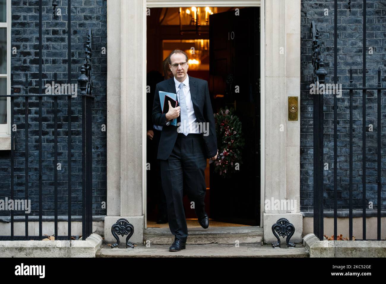 Martin Reynolds, Principal Private Secretary des britischen Premierministers Boris Johnson, verlässt die Downing Street 10 für das wöchentliche Kabinettstreffen, das derzeit am 1. Dezember 2020 im Foreign, Commonwealth and Development Office (FCDO) in London, England, stattfindet. (Foto von David Cliff/NurPhoto) Stockfoto