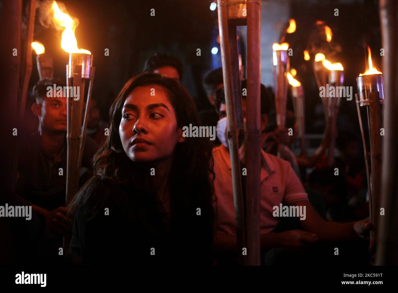 Studenten der Dhaka University organisieren am Samstag, den 5. Dezember 2020, in Dhaka, Bangladesch einen Protest gegen religiösen Fundamentalismus. (Foto von Syed Mahamudur Rahman/NurPhoto) Stockfoto