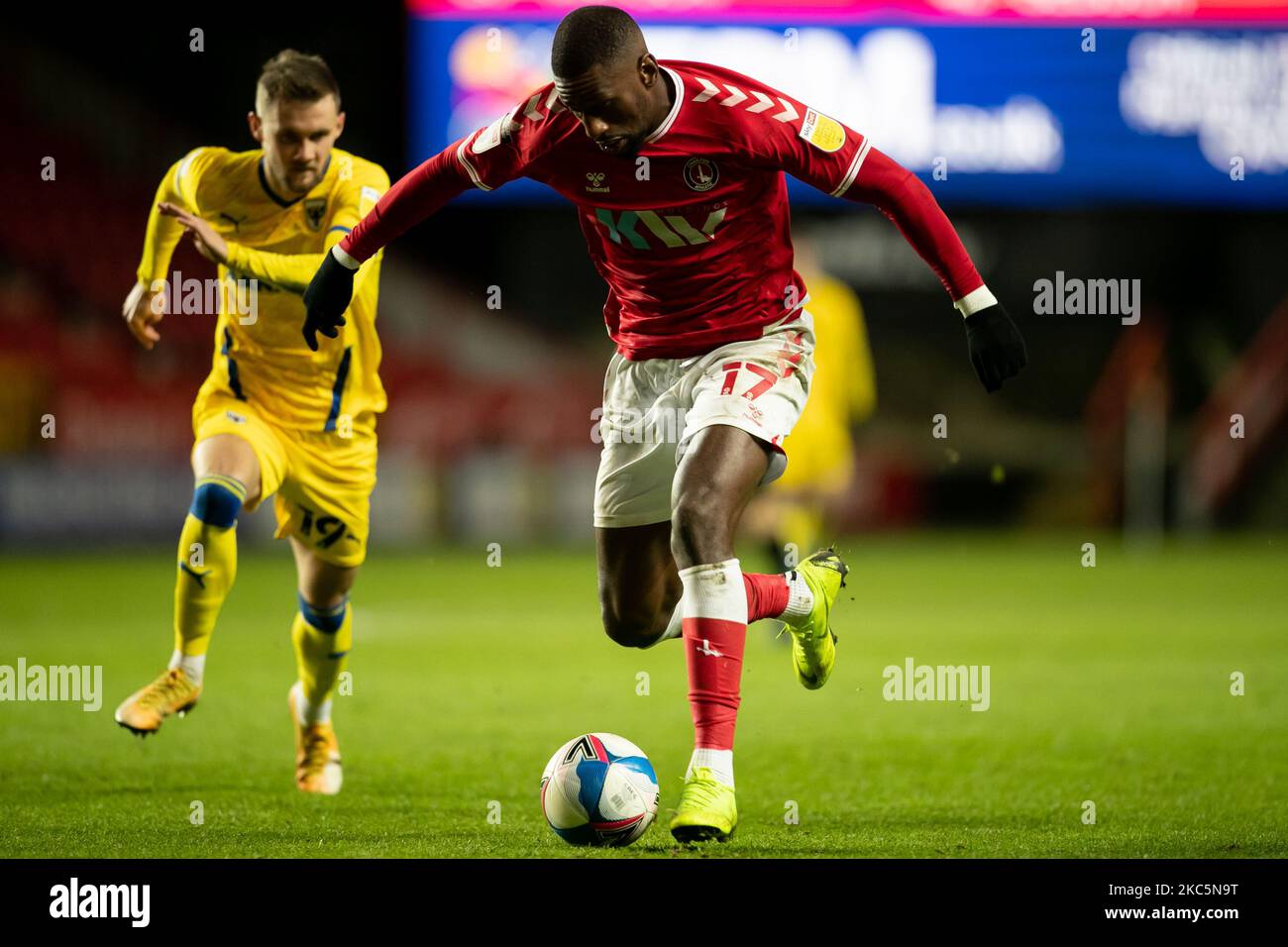 Omar Bogle von Charlton Athletic während des Spiels der Sky Bet League 1 zwischen Charlton Athletic und AFC Wimbledon am Samstag, dem 12.. Dezember 2020, im The Valley, London. (Foto von Juan Gasparini/MI News/NurPhoto) Stockfoto