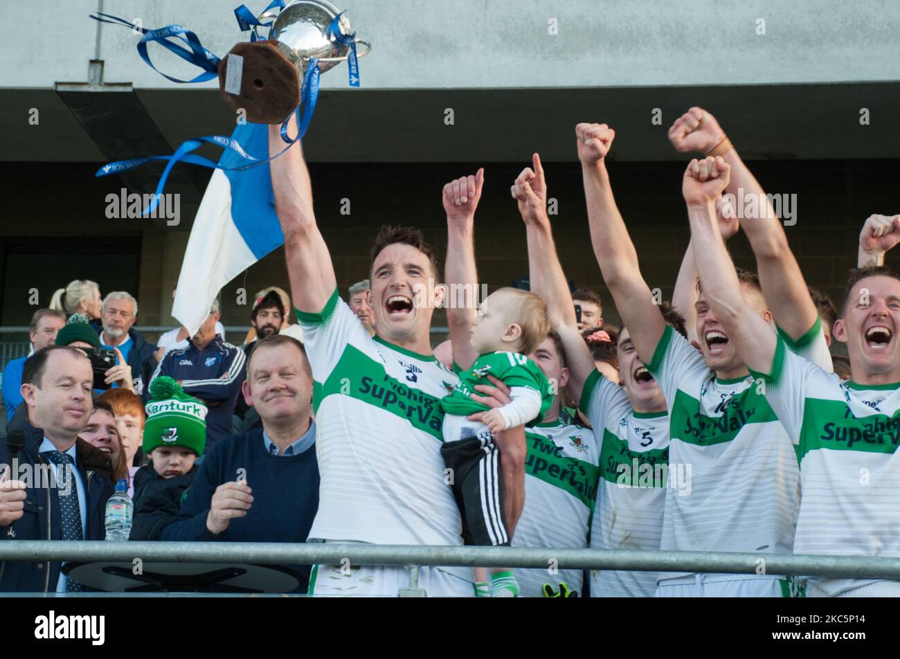 Bon secours premier intermediate football championship Fotos und