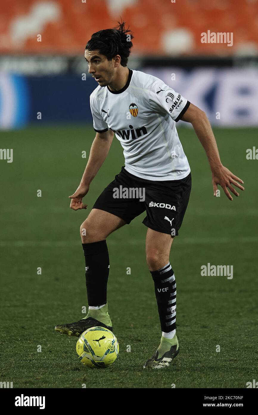 Carlos Soler aus Valencia während des La Liga Santander-Spiels zwischen dem FC Valencia und dem CF Cadiz im Estadio Mestalla am 4. Januar 2021 in Valencia, Spanien. (Foto von Jose Breton/Pics Action/NurPhoto) Stockfoto