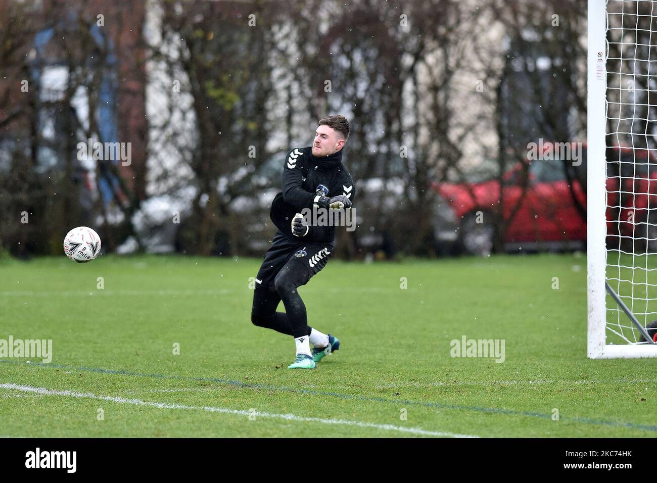 Ian Lawlor von Oldham Athletic beim Training in Chapel Road, Oldham vor dem FA Cup-Spiel gegen Bournemouth im Vitality Stadium, Bournemouth. (Foto von MI News/NurPhoto) Stockfoto