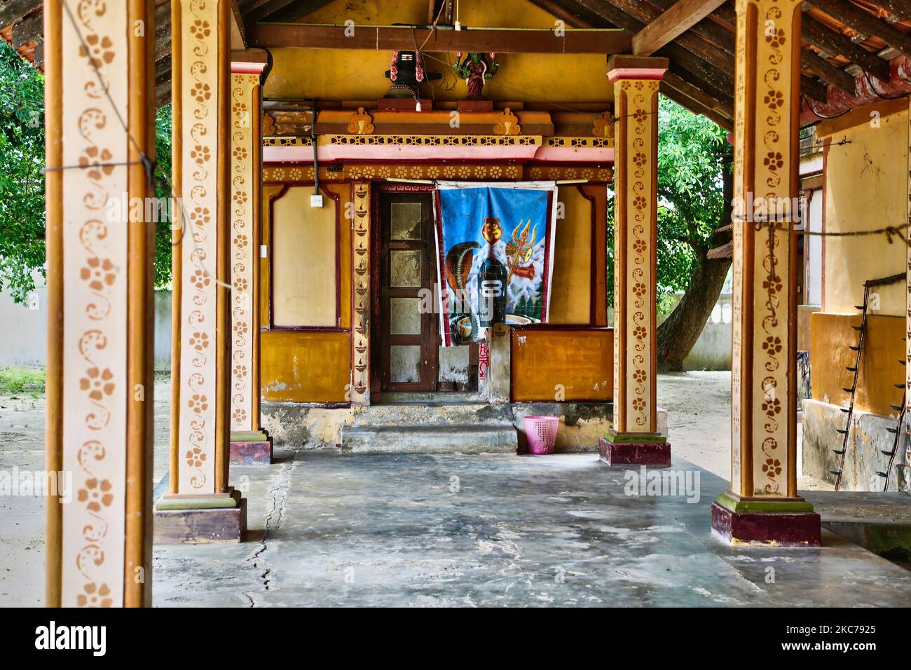 Schrein von Lord Shiva am Hindu-Tempel Vinayagar in Jaffna, Sri Lanka. Dieser kleine Hindu-Tempel ist Lord Ganesh gewidmet. (Foto von Creative Touch Imaging Ltd./NurPhoto) Stockfoto