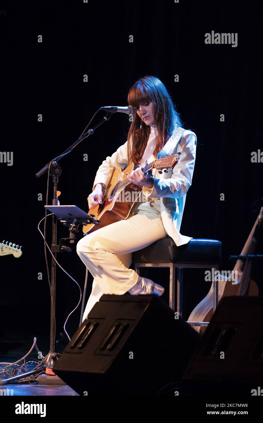 Die spanische Sängerin Ana Fernandez Villaverde, bekannt als La Bien Querida, spielt am 17. Januar 2021 auf der Bühne des Madrider Brillante Festivals im Teatro La Latina in Madrid, Spanien (Foto: Oscar Gonzalez/NurPhoto) Stockfoto