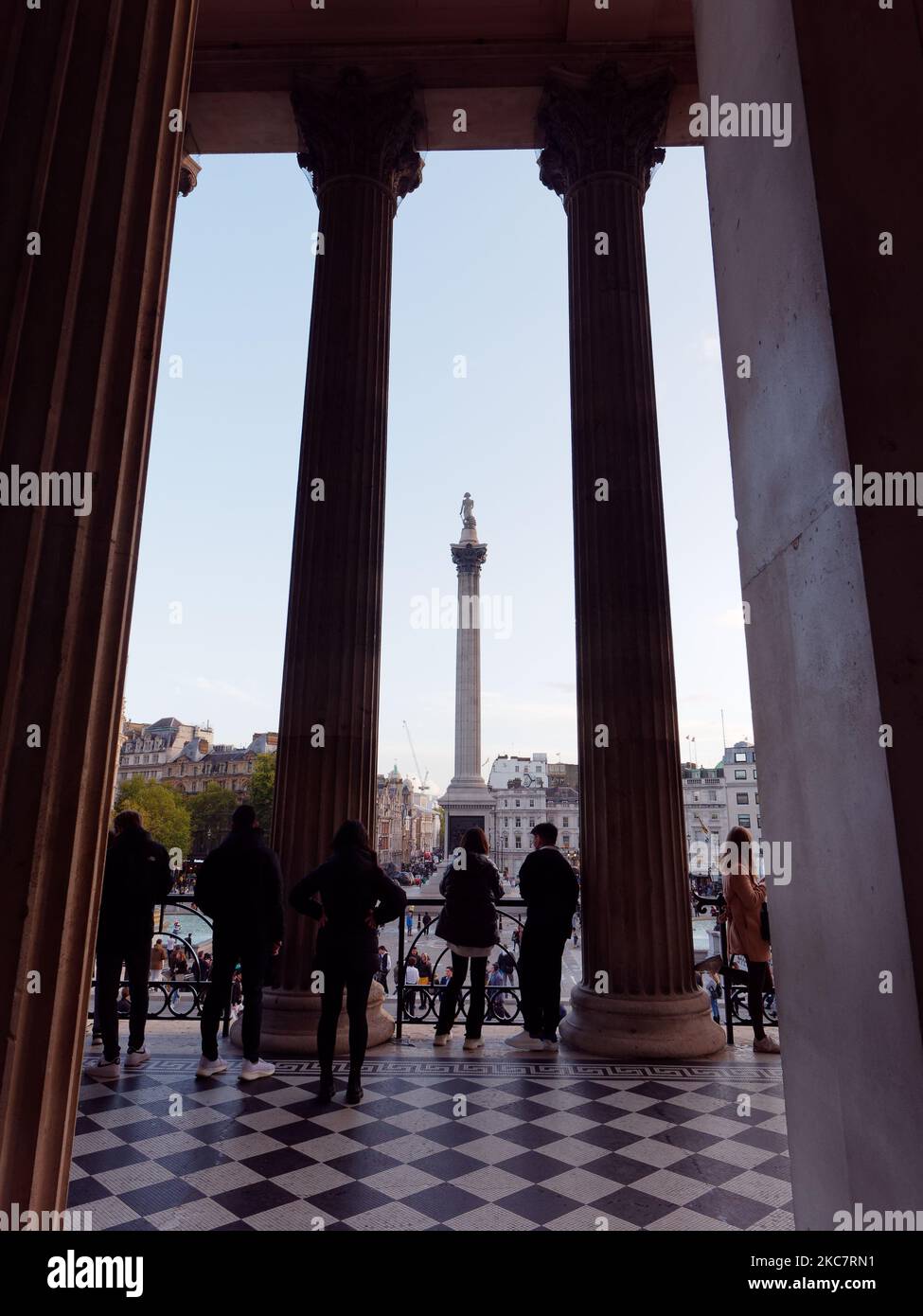 Trafalgar Square und Nelsons Column aus der Sicht der Aussichtsplattform der National Gallery Stockfoto