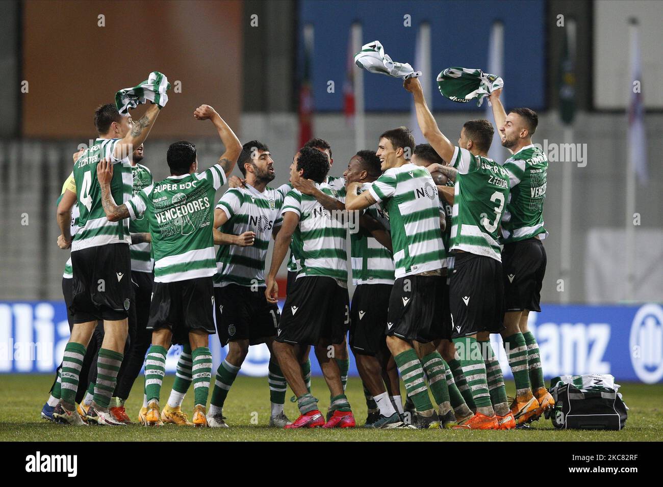 Feier für den Pokal, der während des Allianz Cup Finales zwischen Sporting CP und SC Braga gewonnen wurde, in EstÃ¡dio Municipal de Leiria, Leiria, Portugal, 23. Januar, 2021 (Foto von JoÃ£o Rico/NurPhoto) Stockfoto