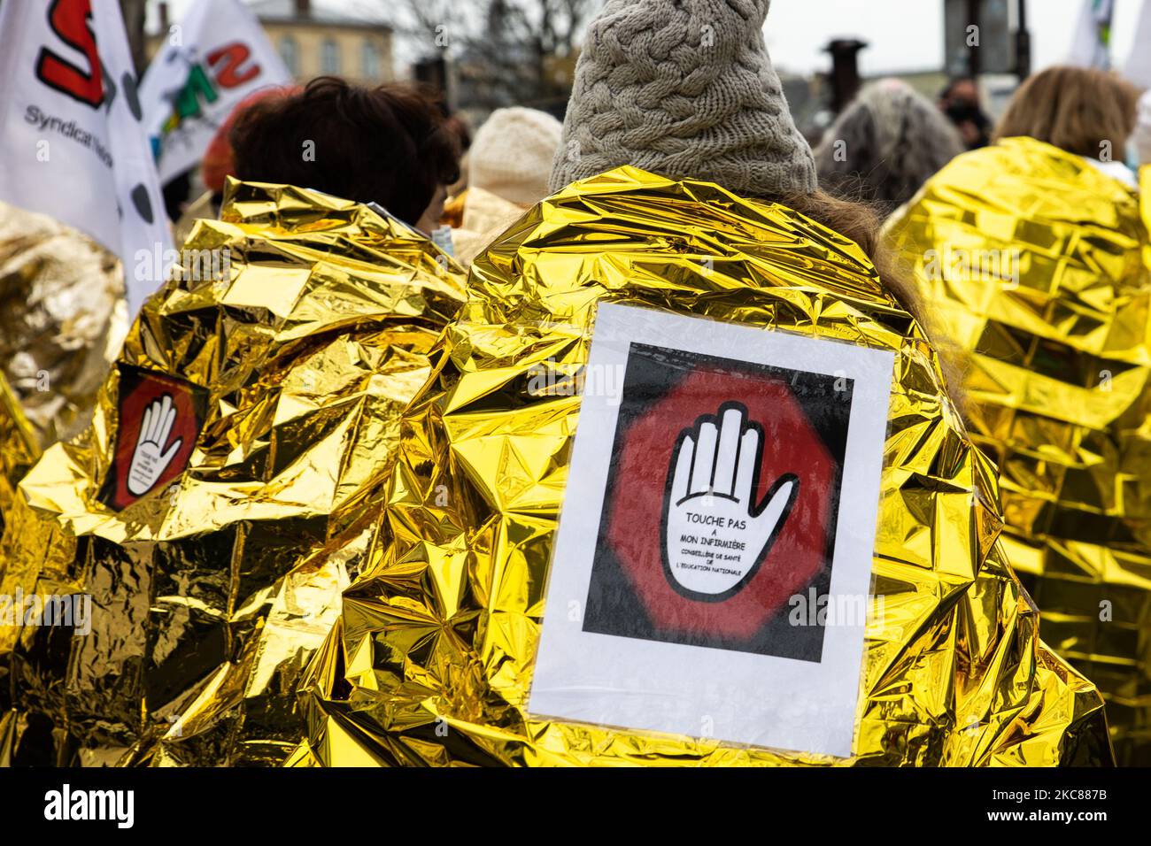 Am 26. Januar 2021 reagierten in Paris mehrere tausend Demonstranten aus dem nationalen Bildungssystem zusammen mit Studenten auf den Streik gegen die Regierungsführung der Covid-19-Krise. (Foto von Jerome Gilles/NurPhoto) Stockfoto