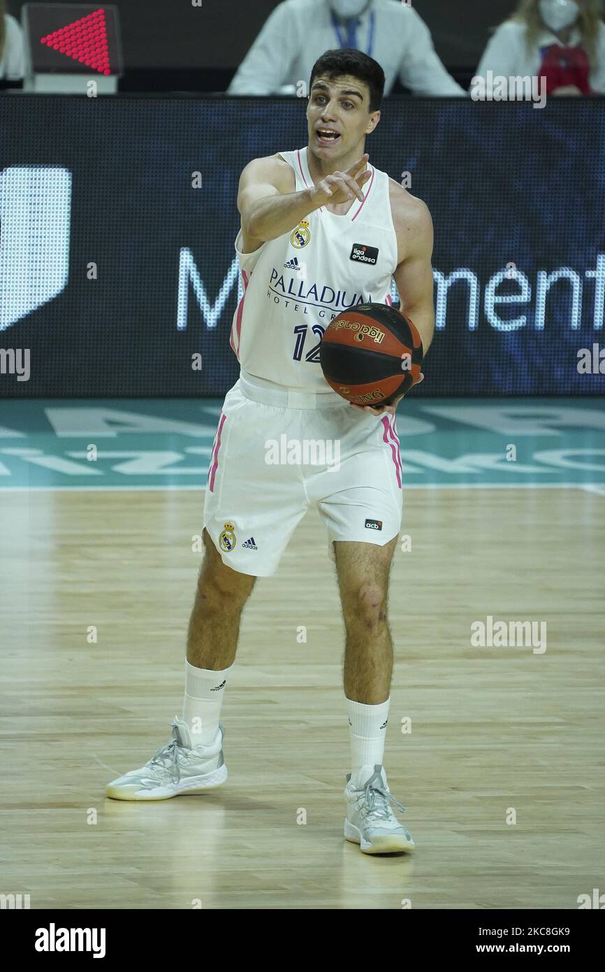 Carlos Alocn von Real Madrid Gesten während des Liga ACB Basketballspiels zwischen Real Madrid und Herbalife Gran Canaria am 31. Januar 2021 im WiZink Center Stadion in Madrid, Spanien. (Foto von Oscar Gonzalez/NurPhoto) Stockfoto