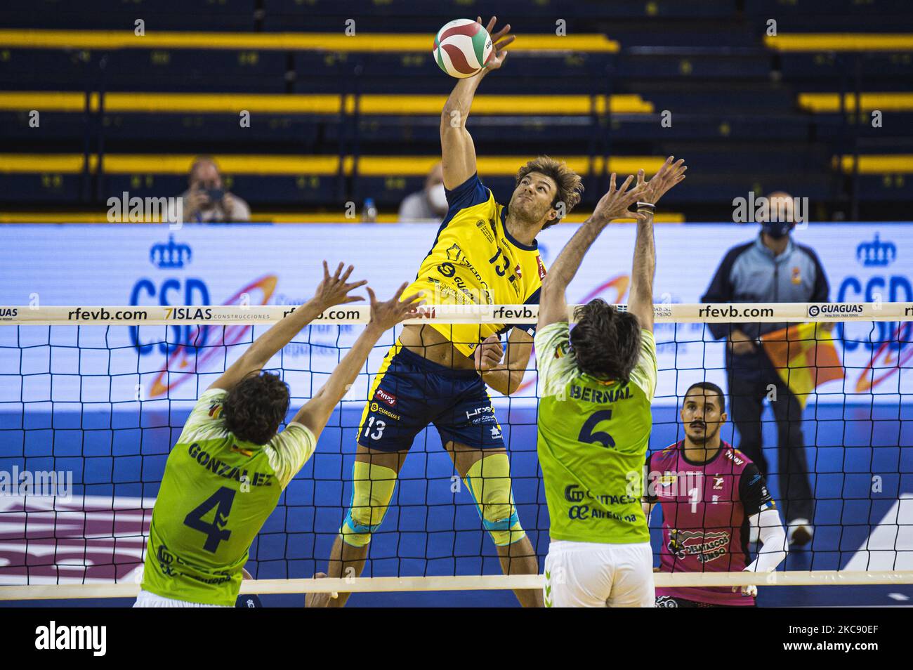 Estadio de voleibol Fotos und Bildmaterial in hoher Auflösung Alamy
