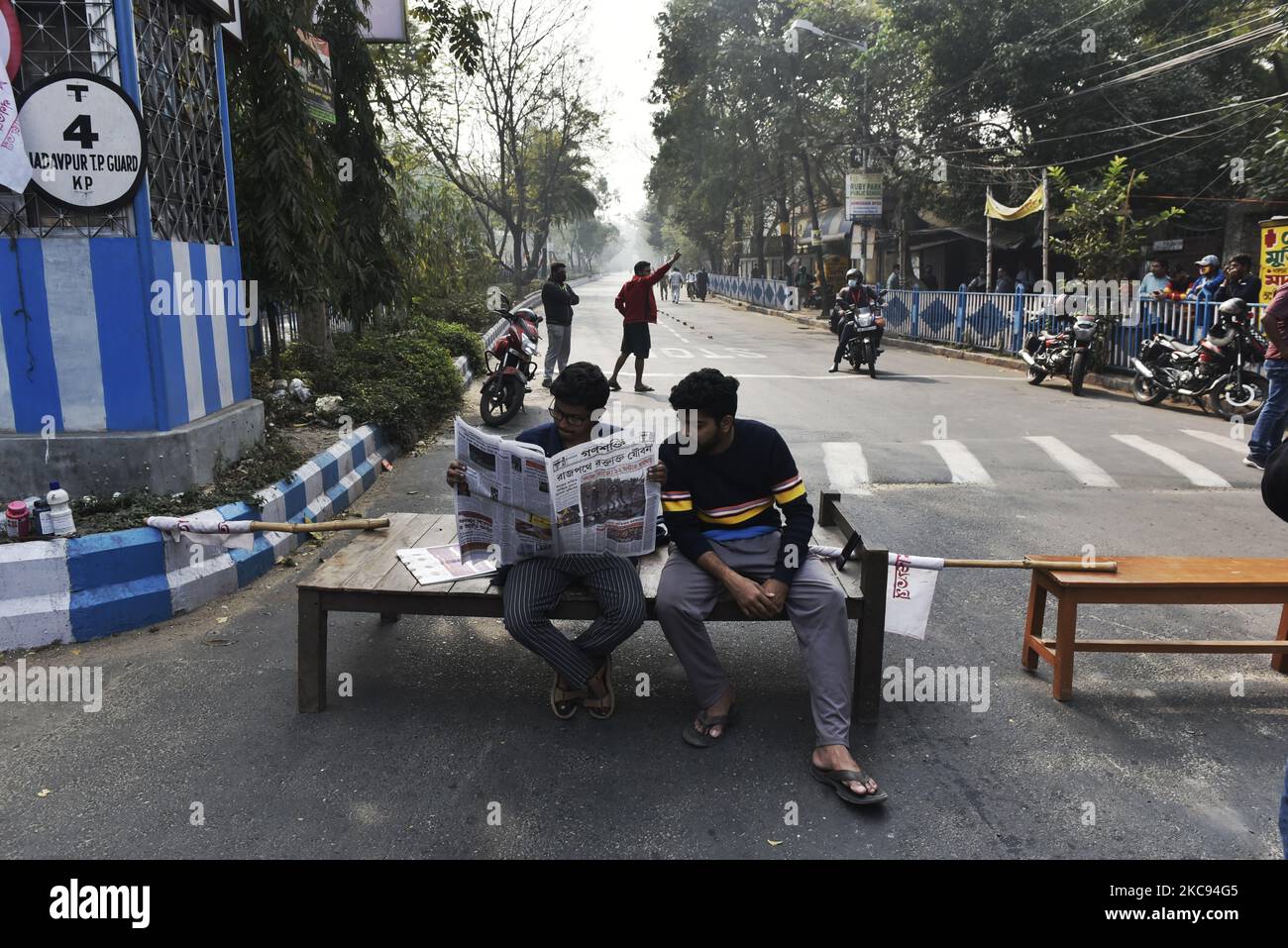 12 Uhr Streik linker Aktivisten in Kalkutta, Indien, 12. Februar 2021. (Foto von Indranil Aditya/NurPhoto) Stockfoto