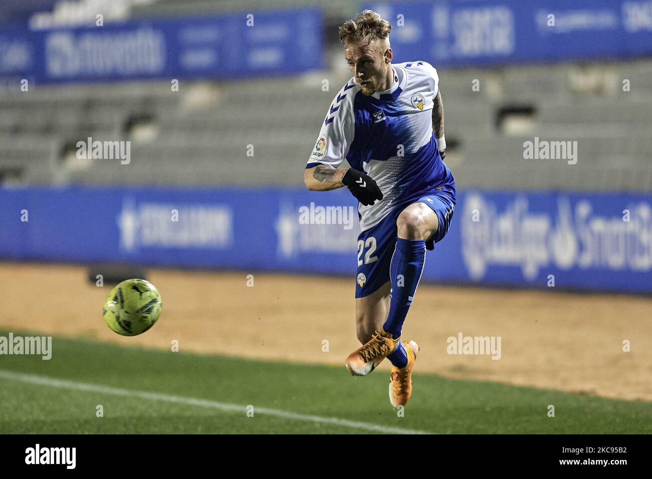 Pierre Cornud von CE Sabadell während des Liga SmartBank Spiels zwischen CE Sabadell und Real Zaragoza im Estadi Nova Creu Alta in Sabadell, Spanien. (Foto von Gerard Franco/DAX Images/NurPhoto) Stockfoto