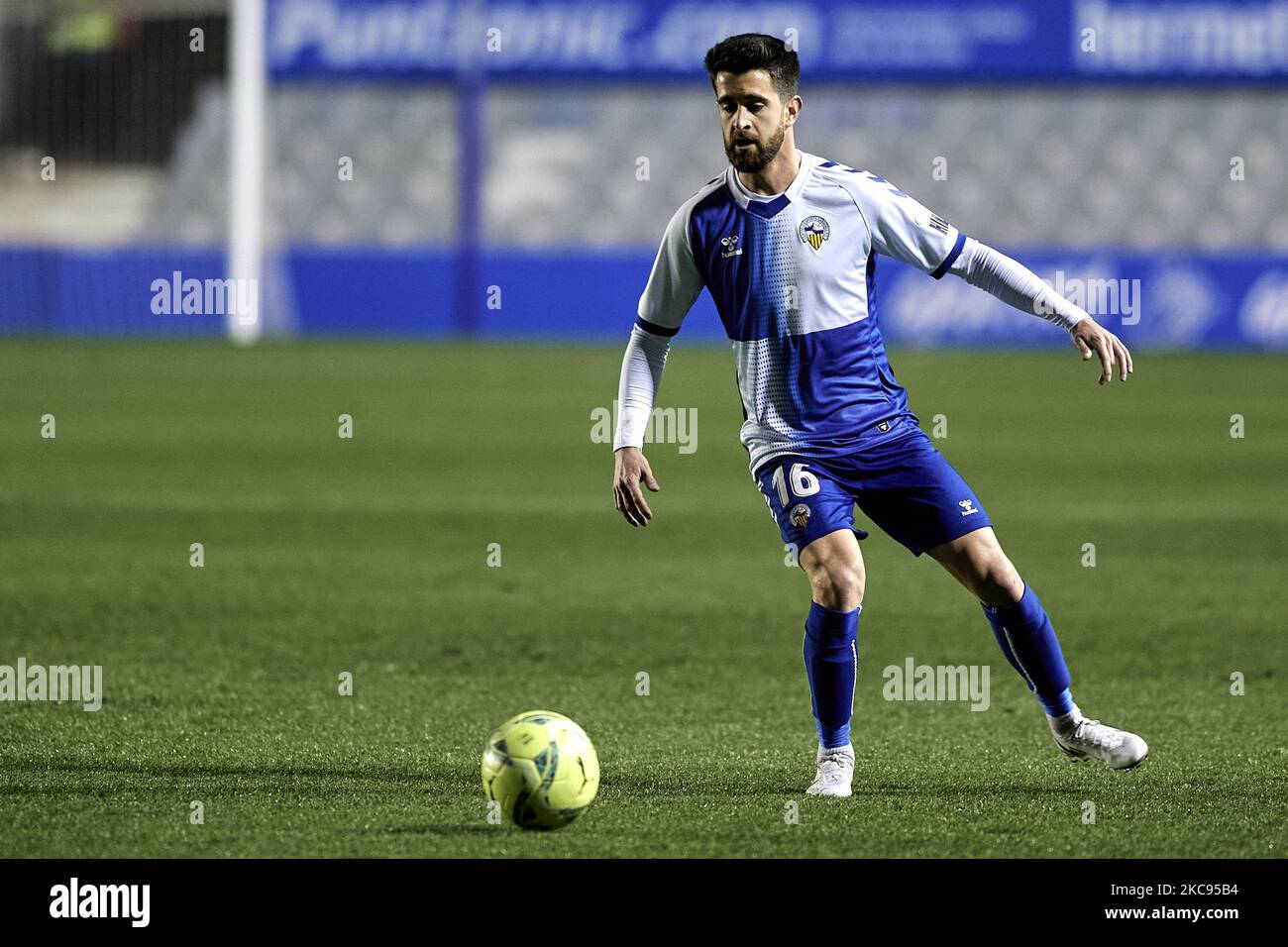 Xavi Boniquet von CE Sabadell während des Liga SmartBank Spiels zwischen CE Sabadell und Real Zaragoza im Estadi Nova Creu Alta in Sabadell, Spanien. (Foto von Gerard Franco/DAX Images/NurPhoto) Stockfoto
