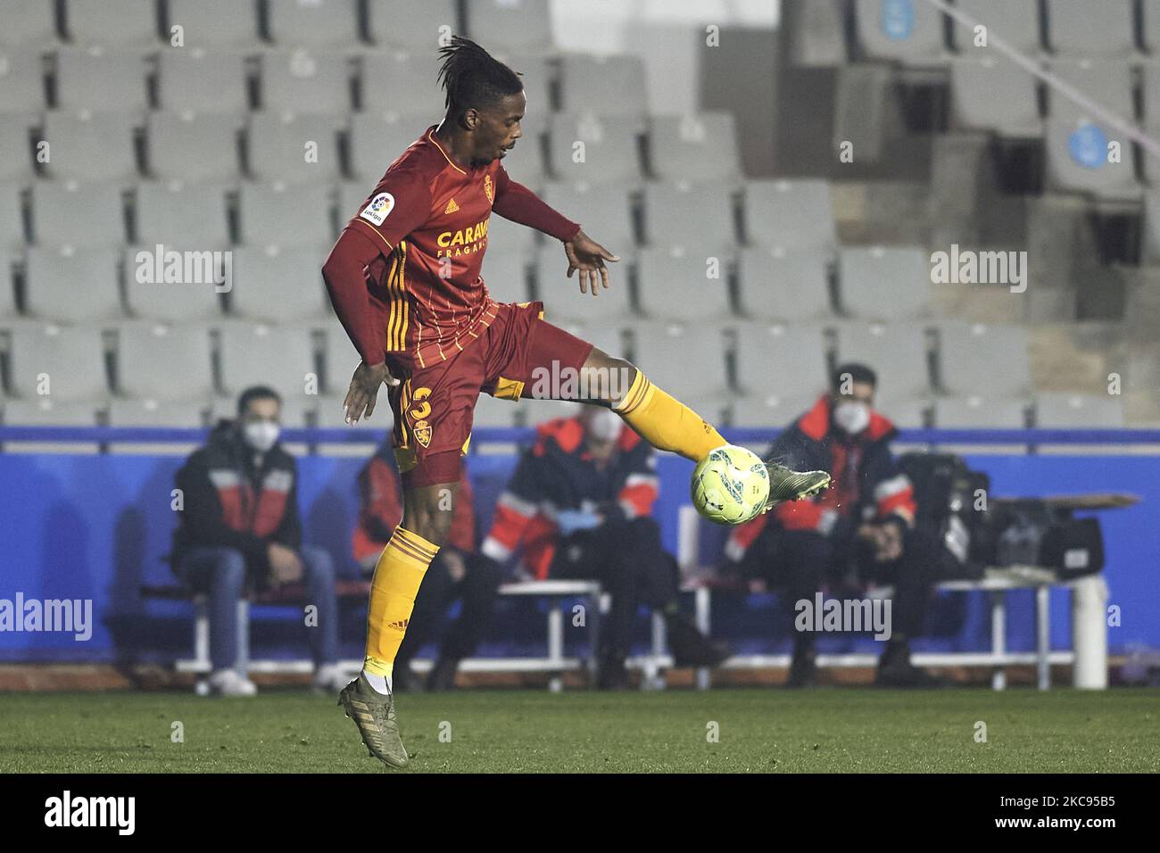 Jair Amador von Real Zaragoza beim Liga SmartBank Spiel zwischen CE Sabadell und Real Zaragoza im Estadi Nova Creu Alta in Sabadell, Spanien. (Foto von Gerard Franco/DAX Images/NurPhoto) Stockfoto