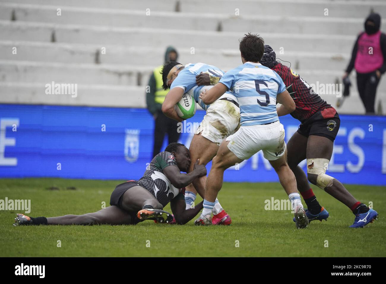 Argentinischer Spieler im Spiel 21 zwischen Argentinien und Kenia am zweiten Tag des Madrider Rugby-Sevens-Turniers an der Universidad Complutense de Madrid am 21. Februar 2021 in Madrid, (Foto: Oscar Gonzalez/NurPhoto) Stockfoto