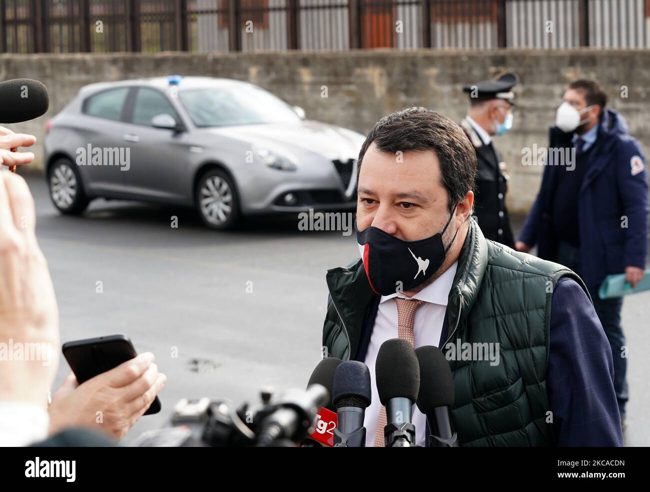 Matteo Salvini vor dem Bunkerraum des Bicocca-Gefängnisses in Catania für den Gregoretti-Prozess, bei dem er am 5. März 2021 in Catania, Italien, der Entführung beschuldigt wird. (Foto von Gabriele Maricchiolo/NurPhoto) Stockfoto