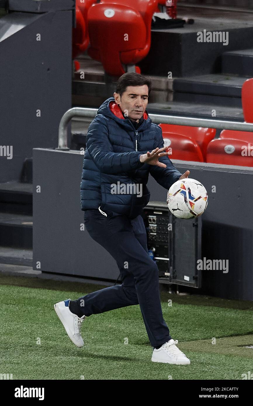 Marcelino Garcia Toral Cheftrainer von Athletic während des La Liga Santander Spiels zwischen Athletic Club und Villarreal CF im Estadio de San Mames am 21. Februar 2021 in Bilbao, Spanien. Sportstadien in ganz Spanien unterliegen aufgrund der Coronavirus-Pandemie weiterhin strengen Beschränkungen, da staatliche Gesetze zur sozialen Distanzierung Fans innerhalb von Veranstaltungsorten verbieten, was dazu führt, dass Spiele hinter verschlossenen Türen gespielt werden. (Foto von Jose Breton/Pics Action/NurPhoto) Stockfoto