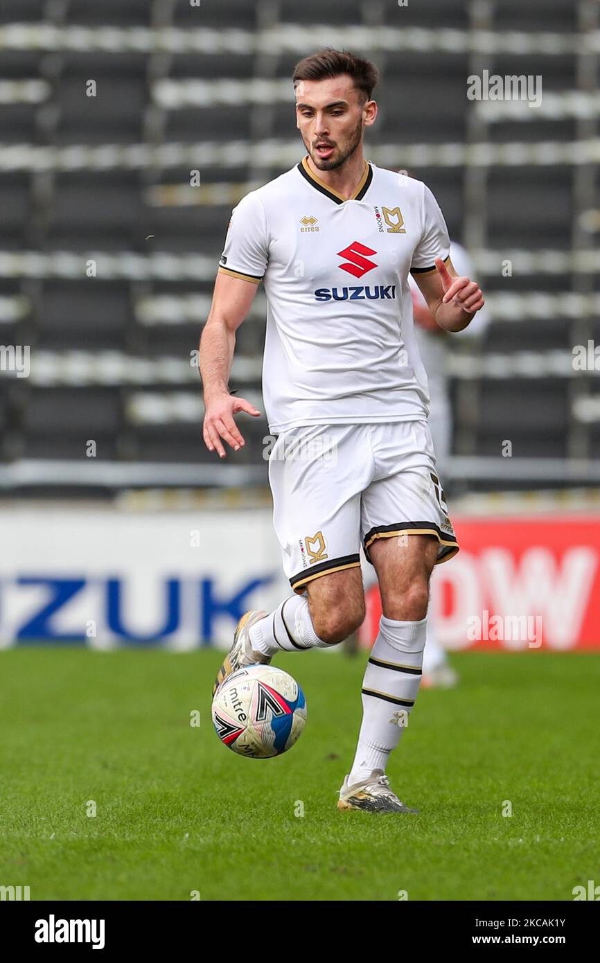 Milton Keynes Dons Warren O'Hora in der ersten Hälfte der Sky Bet League ein Spiel zwischen MK Dons und Northampton Town im Stadium MK, Milton Keynes am Samstag, den 20.. Februar 2021. (Foto von John Cripps/MI News/NurPhoto) Stockfoto