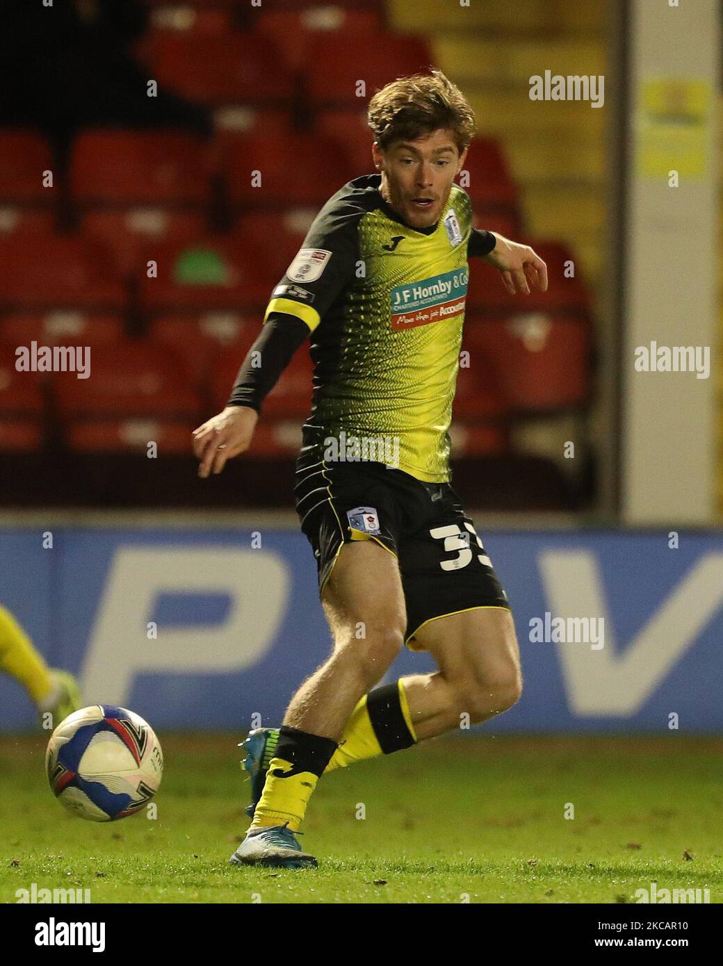 Luke James von Barrow während des Sky Bet League 2-Spiels zwischen Walsall und Barrow im Banks' Stadium, Walsall, am Freitag, 12.. März 2021. (Foto von Mark Fletcher/MI News/NurPhoto) Stockfoto