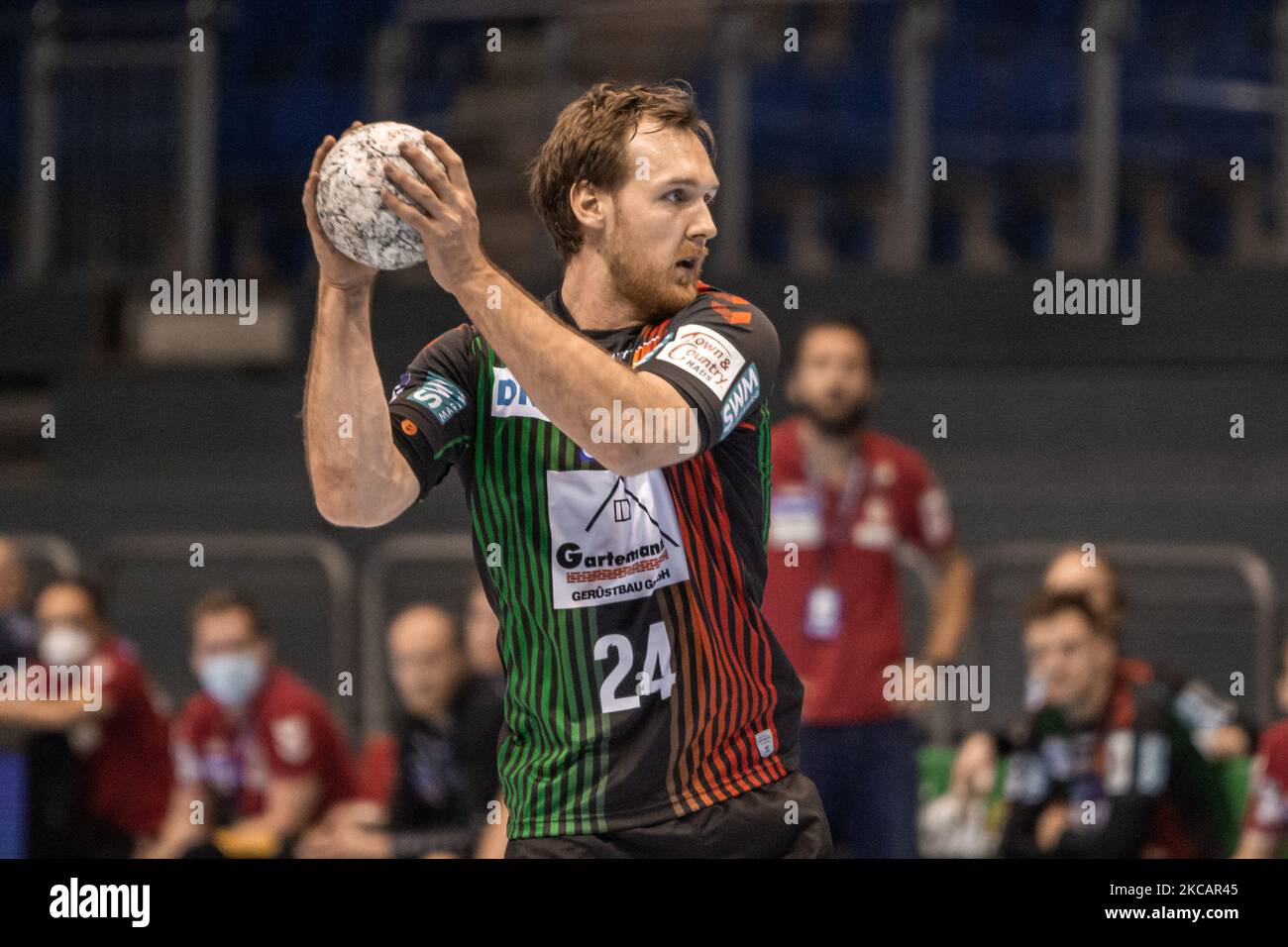 Christian O´Sullivan vom SC Magdeburg kontrolliert den Ball beim LIQUI MOLY Handball-Bundesliga-Spiel zwischen SC Magdeburg und HSC 2000 Coburg in der GETEC-Arena am 07. März 2021 in Magdeburg. (Foto von Peter Niedung/NurPhoto) Stockfoto