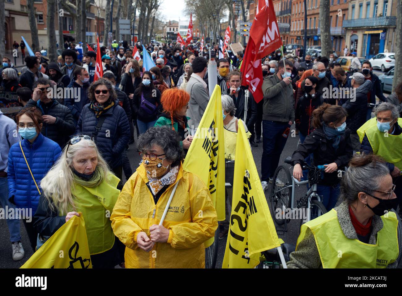 Die Demonstranten protestierten gegen das vom französischen Präsidenten Macron und seiner Mehrheit propagierte Gesetz zum globalen Sicherheitsgesetz. Der Protest wurde von mehreren NGOs wie Amnesty International, Human Rights League und von mehreren Gewerkschaften (FO, SNJ [National Union of Journalists], CNT, etc.) einberufen. Der Gesetzentwurf zum Globalen Sicherheitsgesetz wird es jedem verbieten, Polizeimitglieder zu fotografieren oder zu Filmen, wenn er nicht missachtet wird: Übertreter könnten bis zu einem Jahr Gefängnis und einer Geldstrafe von €45,000 verurteilt werden. Das Gesetz plant auch, die Gesichtserkennung in öffentlichen Räumen wie in China zu verallgemeinern. Der französische Verteidiger der Rechte, die französische Nationale Kommission Stockfoto