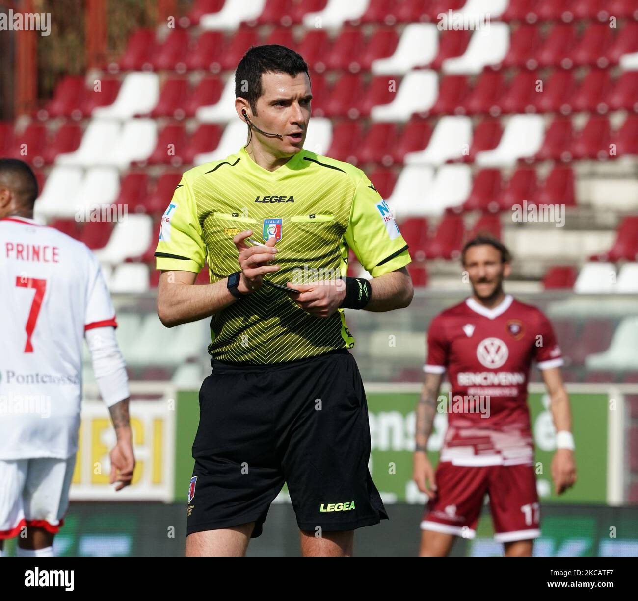 Davide Ghersini, Schiedsrichter, während des Spiels der Serie B zwischen Reggina 1914 und AC Monza am 13. März 2021 im Stadion „Oreste Granillo“ in Reggio Calabria, Italien (Foto: Gabriele Maricchiolo/NurPhoto) Stockfoto