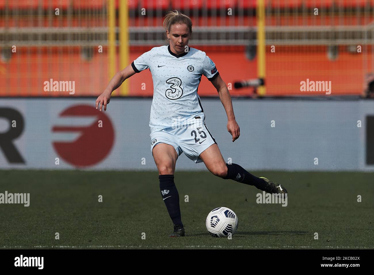 Jonna Andersson (Schweden) vom FC Chelsea hat während der UEFA Champions League-Runde der Frauen 16 zwischen Atletico Madrid und den Frauen des FC Chelsea am 10. März 2021 im Stadio Brianteo in Monza, Italien, bestanden. (Foto von Jose Breton/Pics Action/NurPhoto) Stockfoto