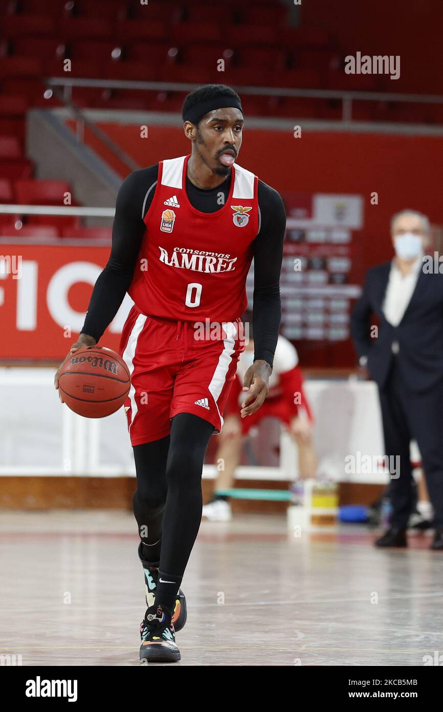 Quincy Miller leitet den Ball während des Basketballspiels zwischen SL Benfica und Sporting CP für Liga Placard im Pavilho Fidelidade, Lisboa, Portugal, 19. März, 2021 (Foto von JoÃ£o Rico/NurPhoto) Stockfoto