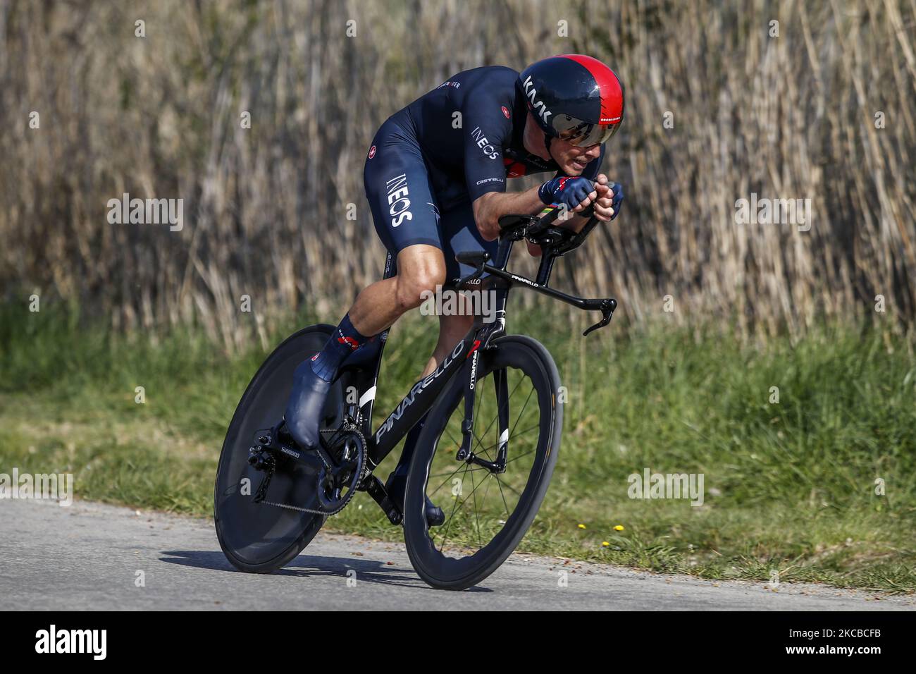 45 Rohan Dennis aus Australien von Ineos Grenadiers Aktion, während der 100. Volta Ciclista a Catalunya 2021, Einzelzeitverfahren der Etappe 2 von Banyoles nach Banyoles. Am 23. März 2021 in Banyoles, Spanien. (Foto von Xavier Bonilla/NurPhoto) Stockfoto