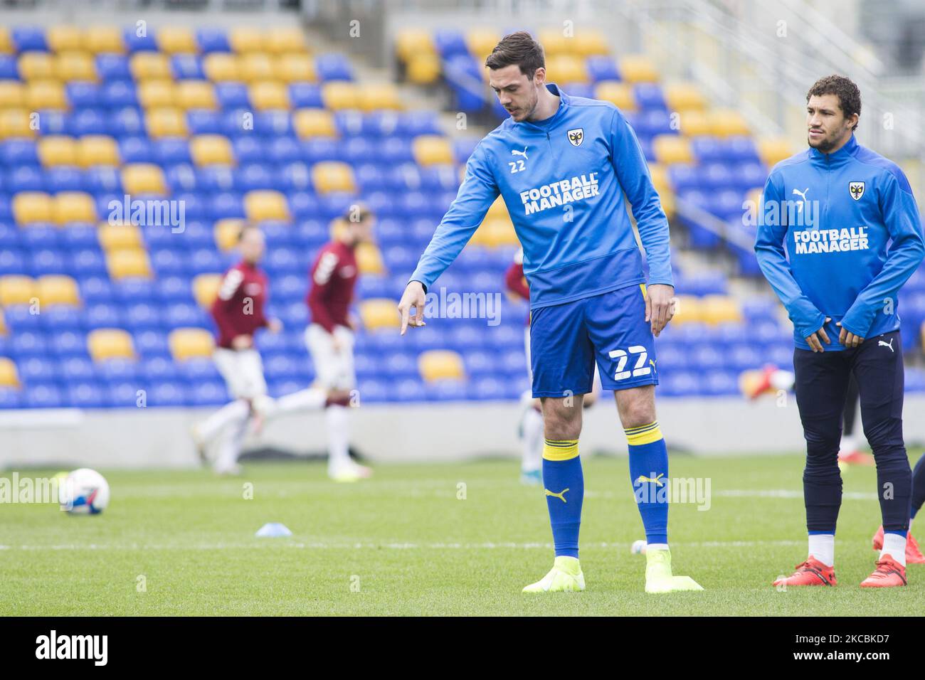 Ben Heneghan vom AFC Wimbledon wärmt sich am Samstag, den 27.. März 2021, während des Sky Bet League 1-Spiels zwischen AFC Wimbledon und Northampton Town in der Plough Lane, Wimbledon, auf. (Foto von Federico Maranesi/MI News/NurPhoto) Stockfoto