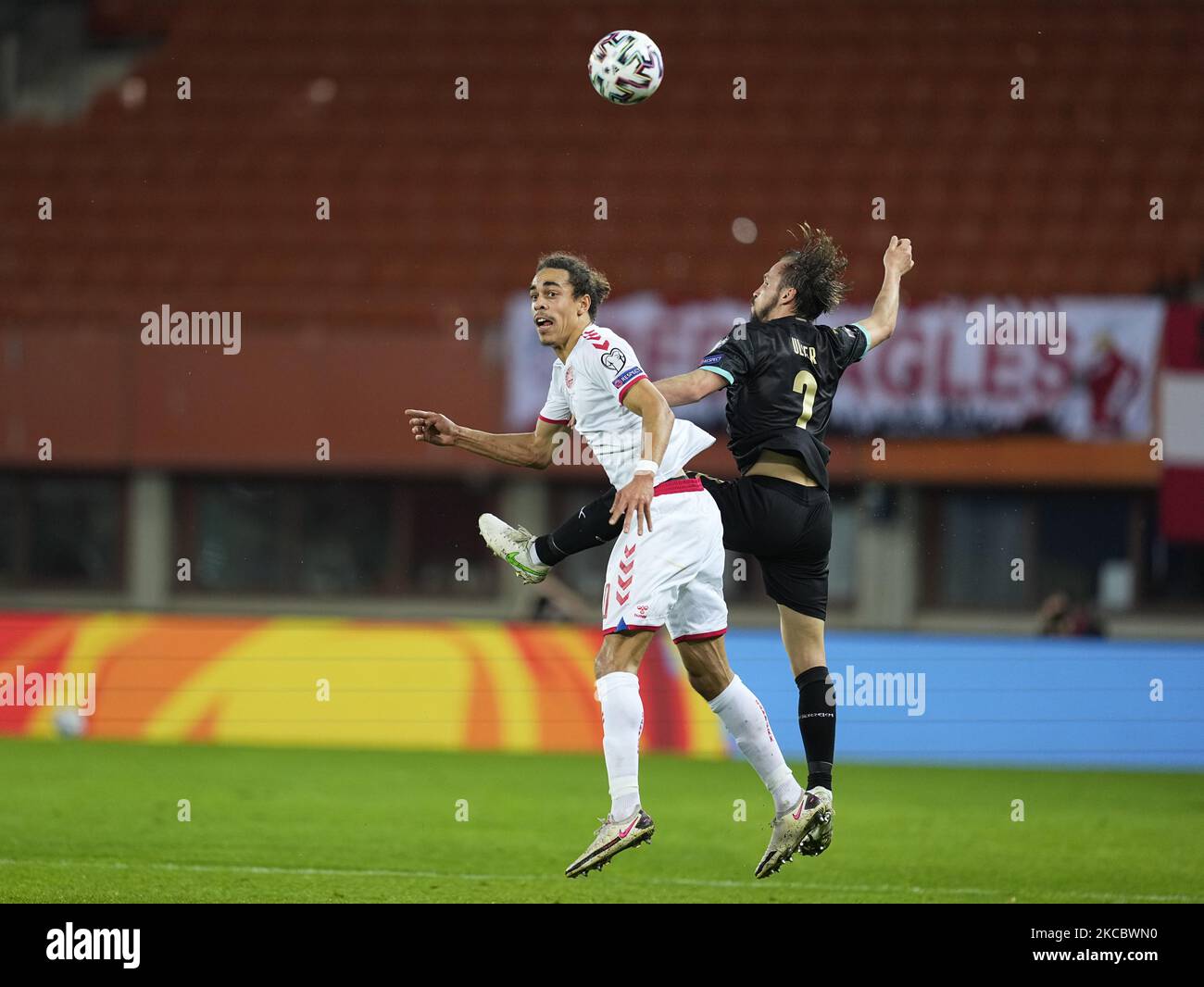 Yussuf Poulsen aus Dänemark und Andreas Ulmer aus Österreich beim WM-Qualifikationsspiel zwischen Österreich und Dänemark am 31. März 2021 im Ernst-Happel-Stadion in Wien, Österreich. (Foto von Ulrik Pedersen/NurPhoto) Stockfoto