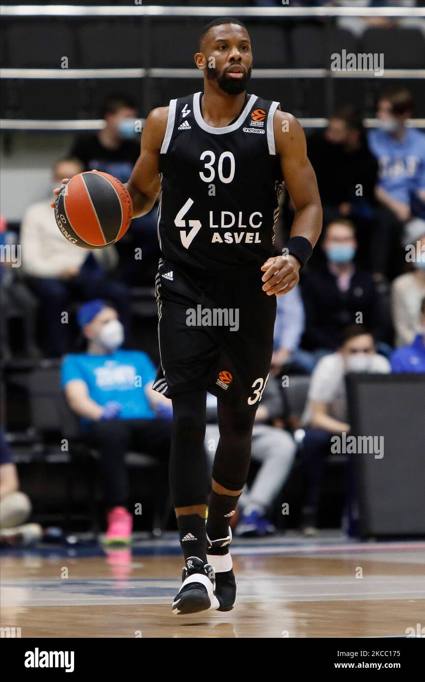 Norris Cole von LDLC ASVEL Villeurbanne in Aktion während des EuroLeague-Basketballspiels zwischen Zenit St. Petersburg und LDLC ASVEL Villeurbanne am 2. April 2021 in der Sibur Arena in Sankt Petersburg, Russland. (Foto von Mike Kireev/NurPhoto) Stockfoto