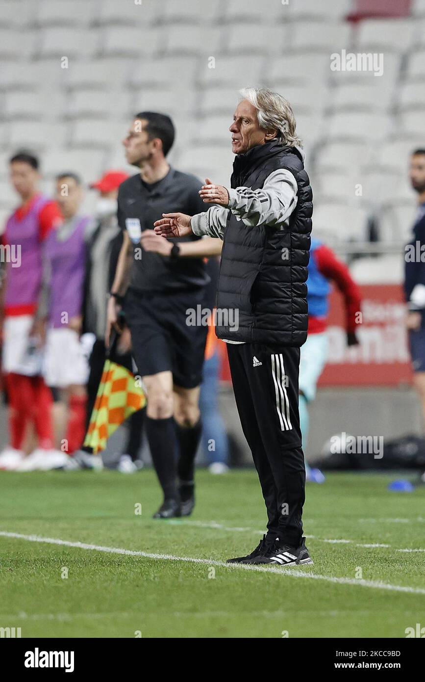 Jorge Jesus gibt während des Spiels für die Liga NOS zwischen SL Benfica und Maritimo, im Estadio da Luz, Lissabon, Portugal, 05. April, 2021 (Foto von JoÃ£o Rico/NurPhoto) Stockfoto