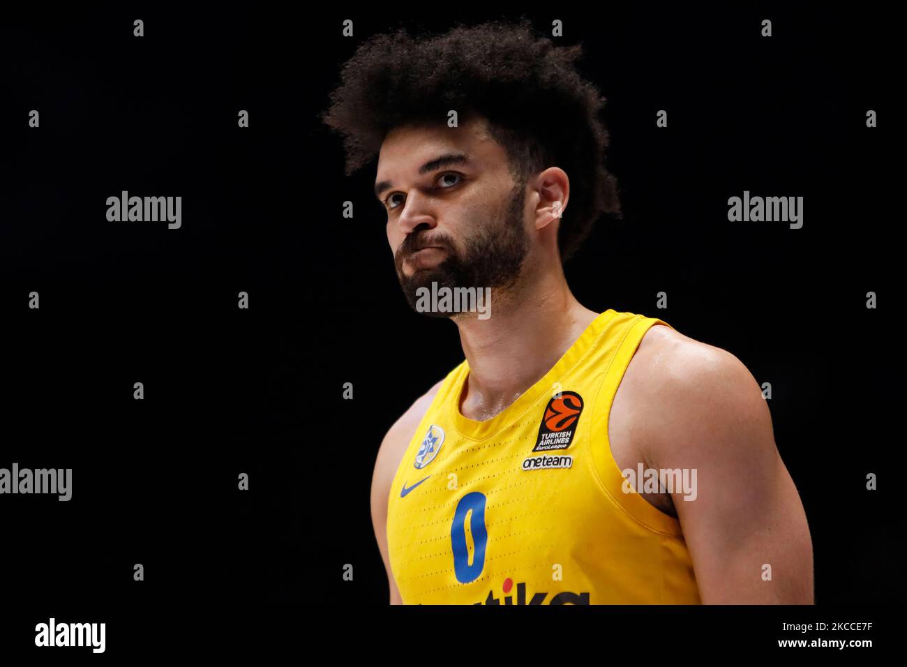 Elijah Bryant von Maccabi Playtika Tel Aviv sieht sich während des EuroLeague-Basketballspiels zwischen Zenit St. Petersburg und Maccabi Playtika Tel Aviv am 9. April 2021 im Yubileyny Sports Palace in Sankt Petersburg, Russland, an. (Foto von Mike Kireev/NurPhoto) Stockfoto