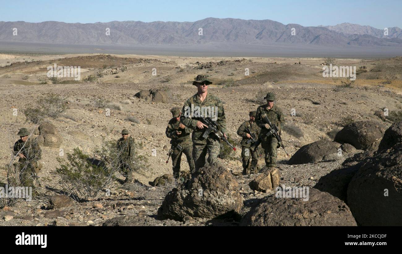 US-Marineinfanteristen führen eine Aufklärungspatrouille durch. Stockfoto