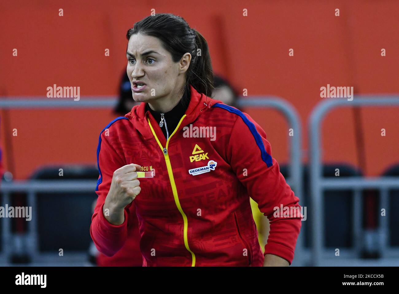 Monica Niculescu Kapitän des Teams Rumänien während des Spiels gegen Italien, während des Billie Jean King Cup in Cluj-Napoca, Rumänien am 16. April 2021. (Foto von Flaviu Buboi/NurPhoto) Stockfoto