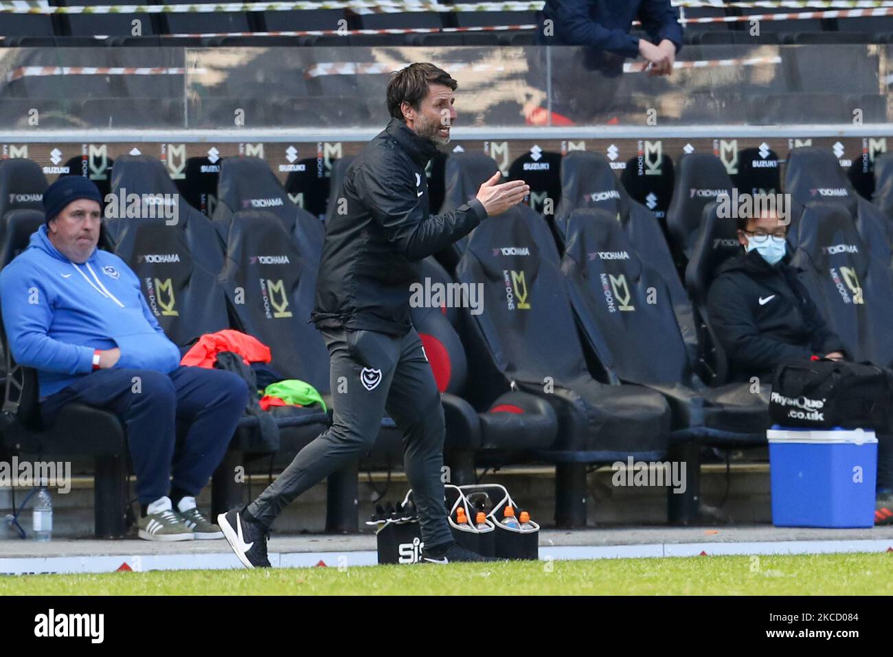 Portsmouth-Manager Danny Cowley während der zweiten Hälfte der Sky Bet League One-Partie zwischen MK Dons und Portsmouth am 17.. April 2021 im Stadium MK, Milton Keynes, England. (Foto von John Cripps/MI News/NurPhoto) Stockfoto