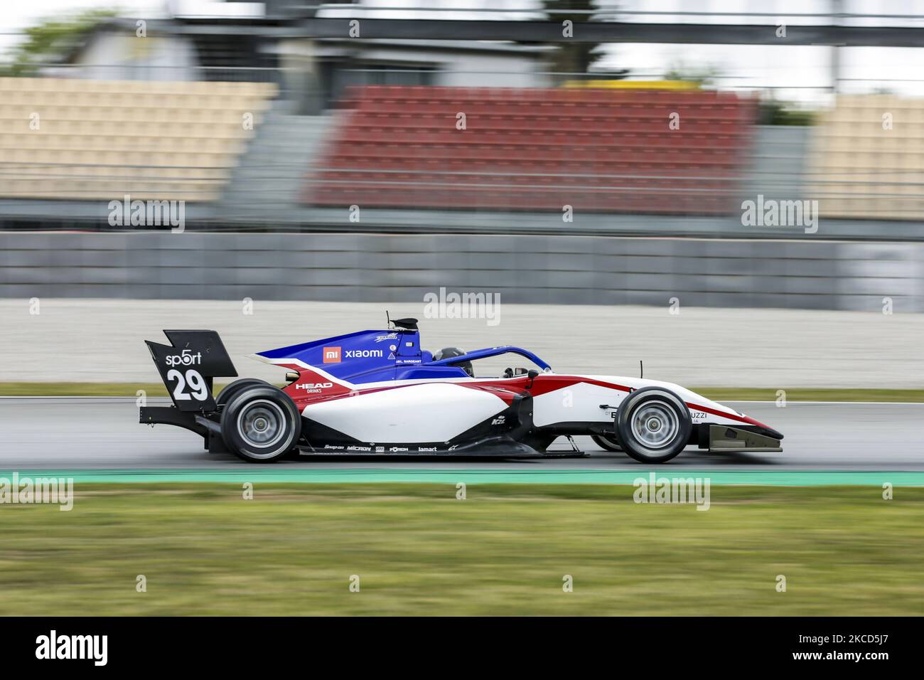 29 Logan Sargeant aus den Vereinigten Staaten von Amerika von Charouz Racing System, Aktion am ersten Tag des Formel-3-Testens auf dem Circuit de Barcelona - Catalunya am 21. April 2021 in Montmelo, Spanien. (Foto von Xavier Bonilla/NurPhoto) Stockfoto