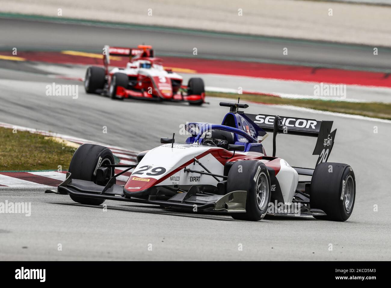 29 Logan Sargeant aus den Vereinigten Staaten von Amerika von Charouz Racing System, Aktion am ersten Tag des Formel-3-Testens auf dem Circuit de Barcelona - Catalunya am 21. April 2021 in Montmelo, Spanien. (Foto von Xavier Bonilla/NurPhoto) Stockfoto