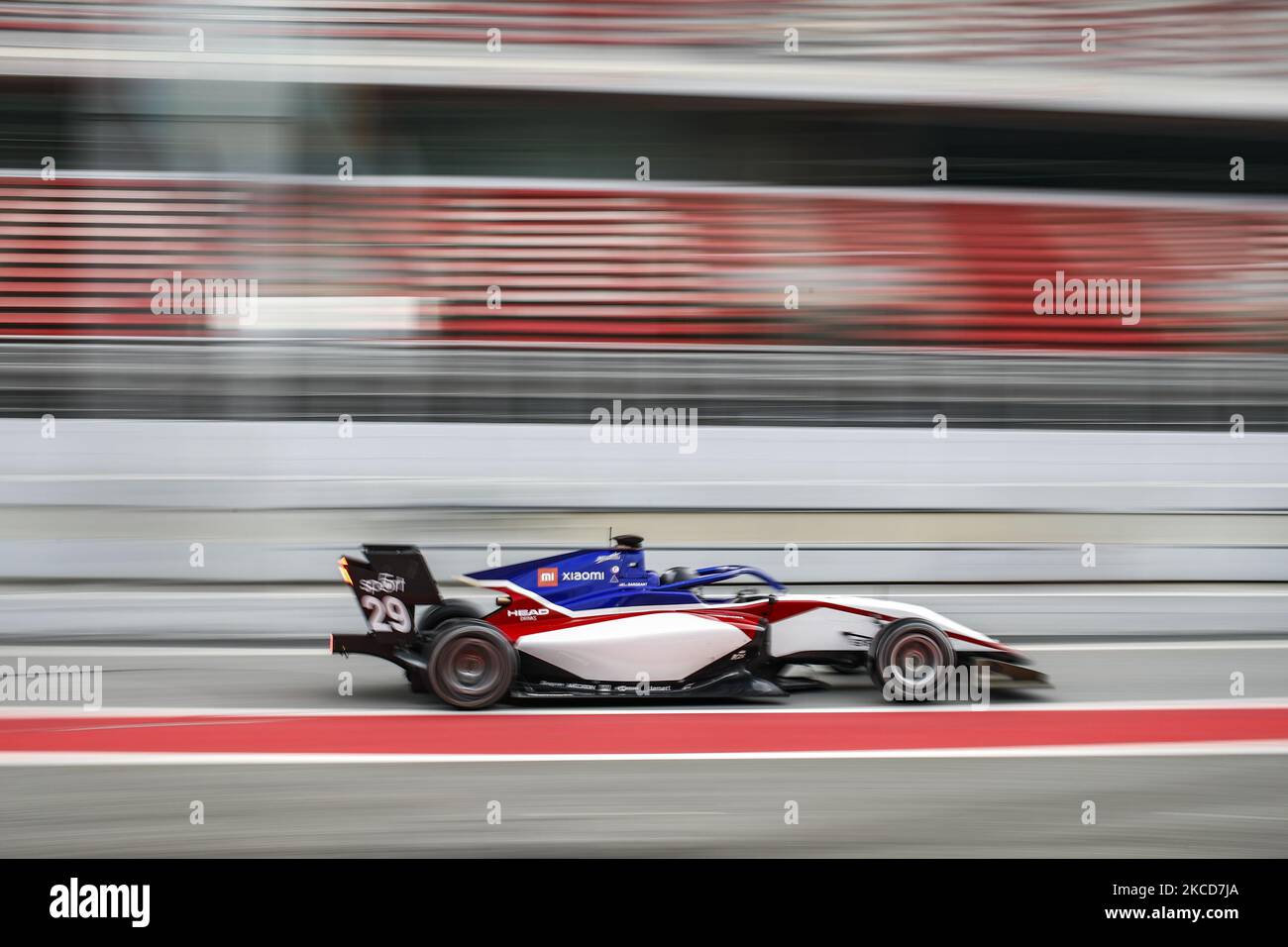 29 Logan Sargeant aus den Vereinigten Staaten von Amerika von Charouz Racing System, Aktion am zweiten Tag des Formel-3-Testens auf dem Circuit de Barcelona - Catalunya am 21. April 2021 in Montmelo, Spanien. (Foto von Xavier Bonilla/NurPhoto) Stockfoto