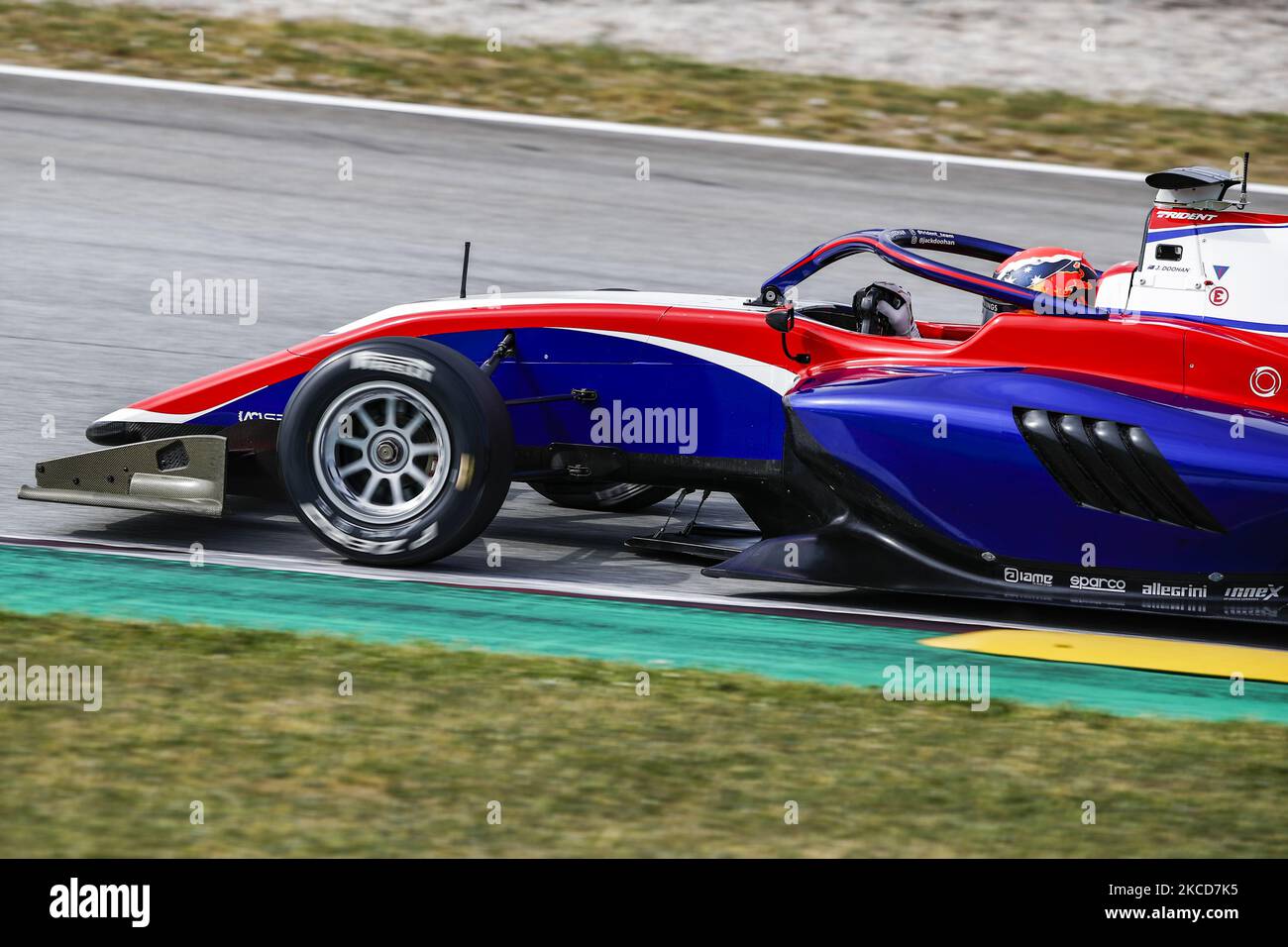 04 Jack Doohan aus Australien von Trident, Aktion am zweiten Tag des Formel-3-Tests auf dem Circuit de Barcelona - Catalunya am 21. April 2021 in Montmelo, Spanien. (Foto von Xavier Bonilla/NurPhoto) Stockfoto