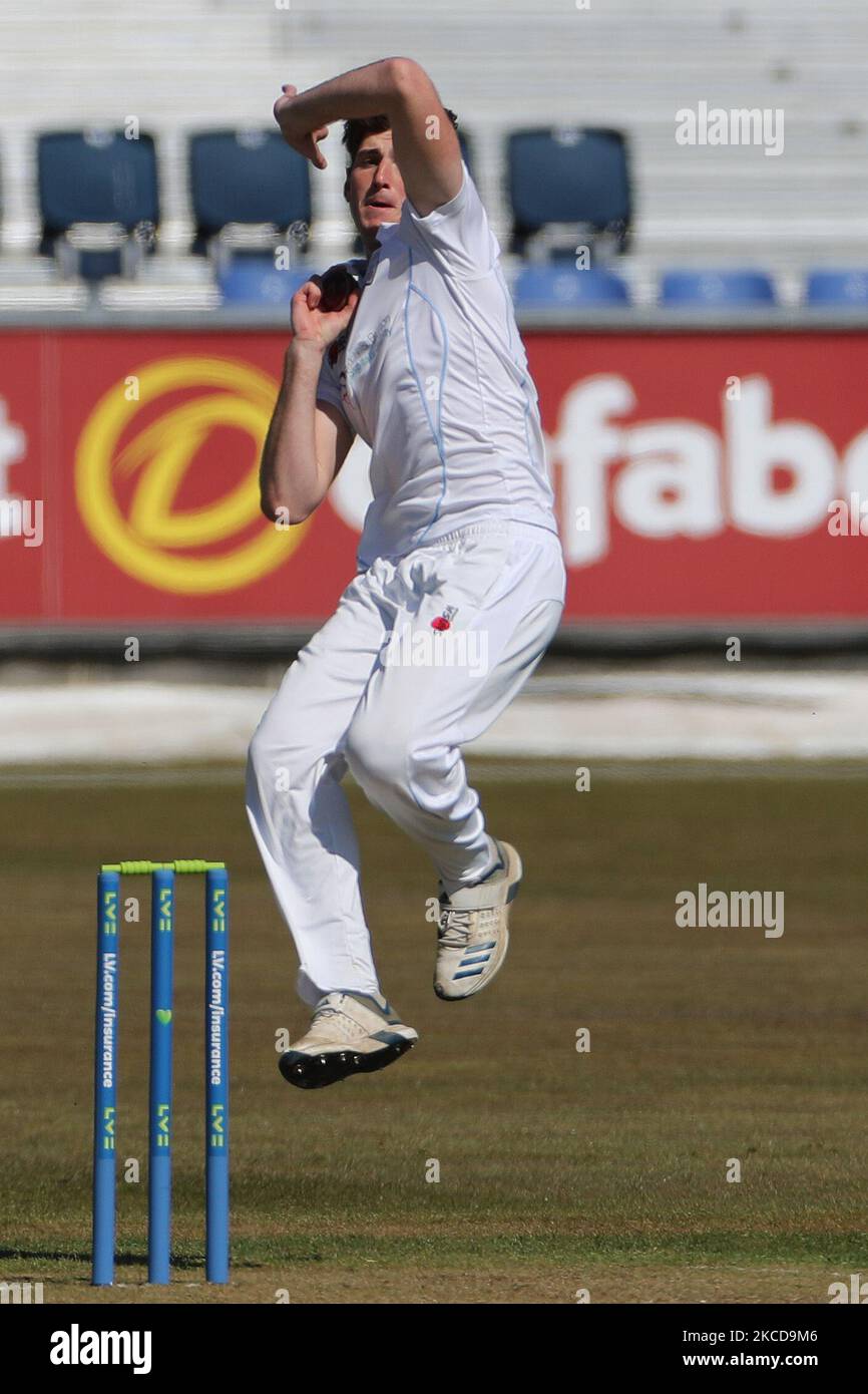 Während des LV= Insurance County Championship-Spiels zwischen dem Durham County Cricket Club und dem Derbyshire County Cricket Club im Emirates Riverside, Chester le Street am Donnerstag, dem 22.. April 2021. (Foto von Mark Fletcher/MI News/NurPhoto) Stockfoto