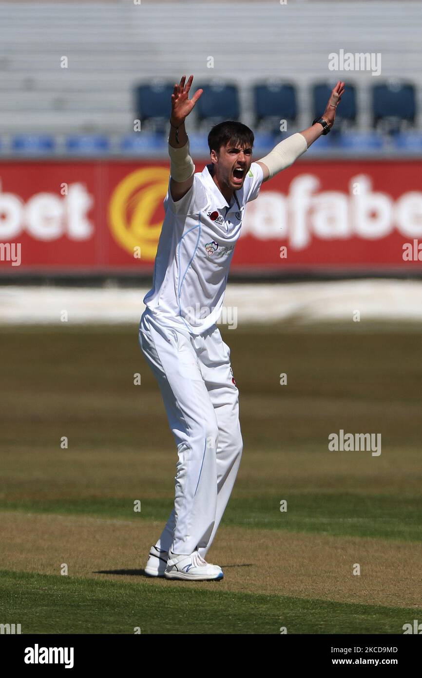 George Scrimshaw während des LV= Insurance County Championship-Spiels zwischen dem Durham County Cricket Club und dem Derbyshire County Cricket Club im Emirates Riverside, Chester le Street am Donnerstag, dem 22.. April 2021. (Foto von Mark Fletcher/MI News/NurPhoto) Stockfoto