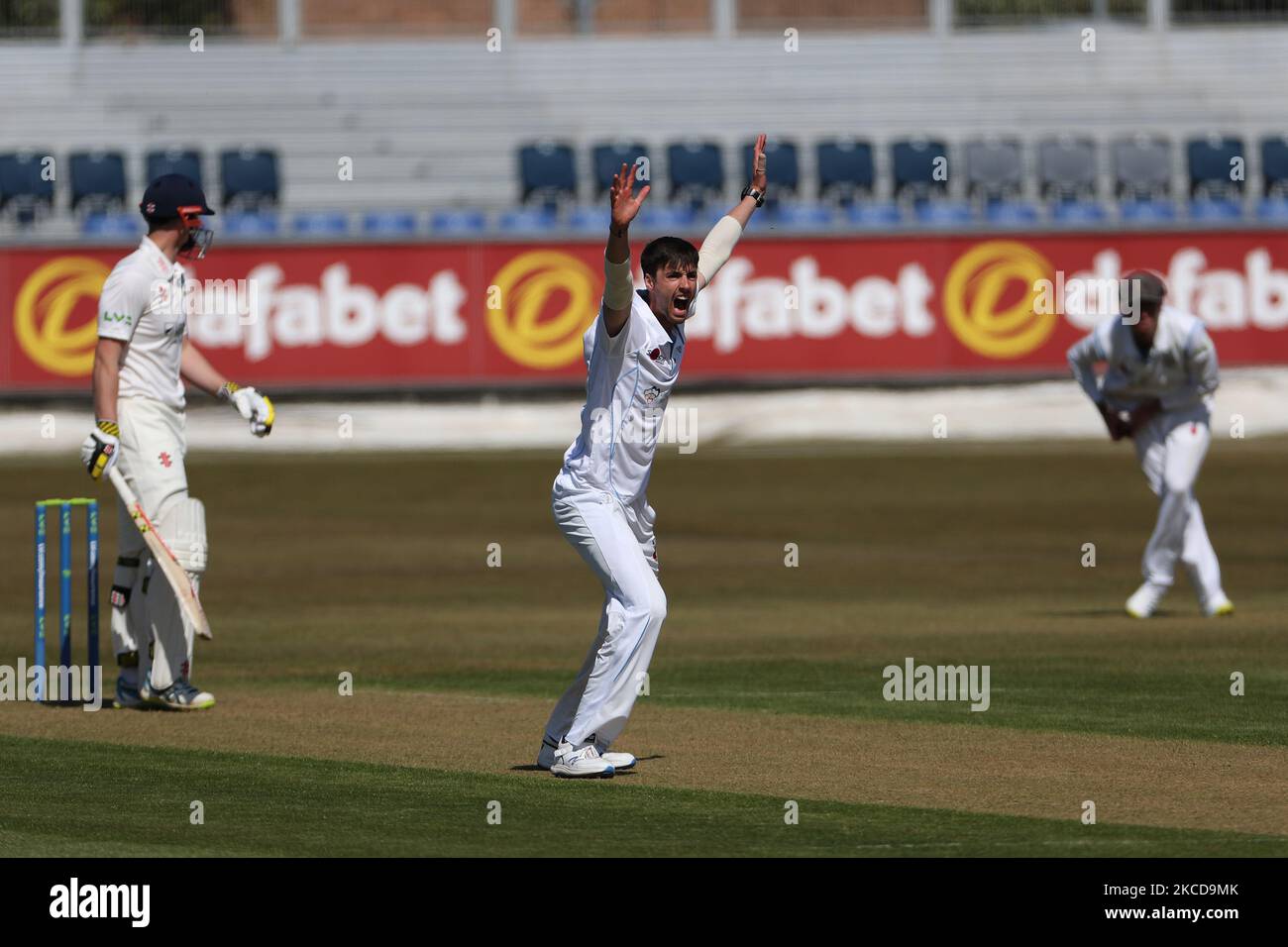 George Scrimshaw während des LV= Insurance County Championship-Spiels zwischen dem Durham County Cricket Club und dem Derbyshire County Cricket Club im Emirates Riverside, Chester le Street am Donnerstag, dem 22.. April 2021. (Foto von Mark Fletcher/MI News/NurPhoto) Stockfoto