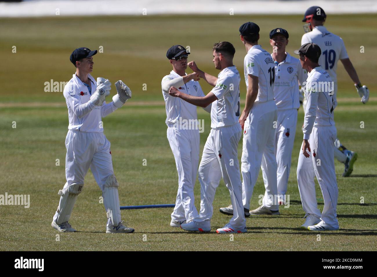 Sam Conners feiert nach dem Bowling Alex Lees während des LV= Insurance County Championship-Spiels zwischen Durham County Cricket Club und Derbyshire County Cricket Club in Emirates Riverside, Chester le Street am Donnerstag, dem 22.. April 2021. (Foto von Mark Fletcher/MI News/NurPhoto) Stockfoto