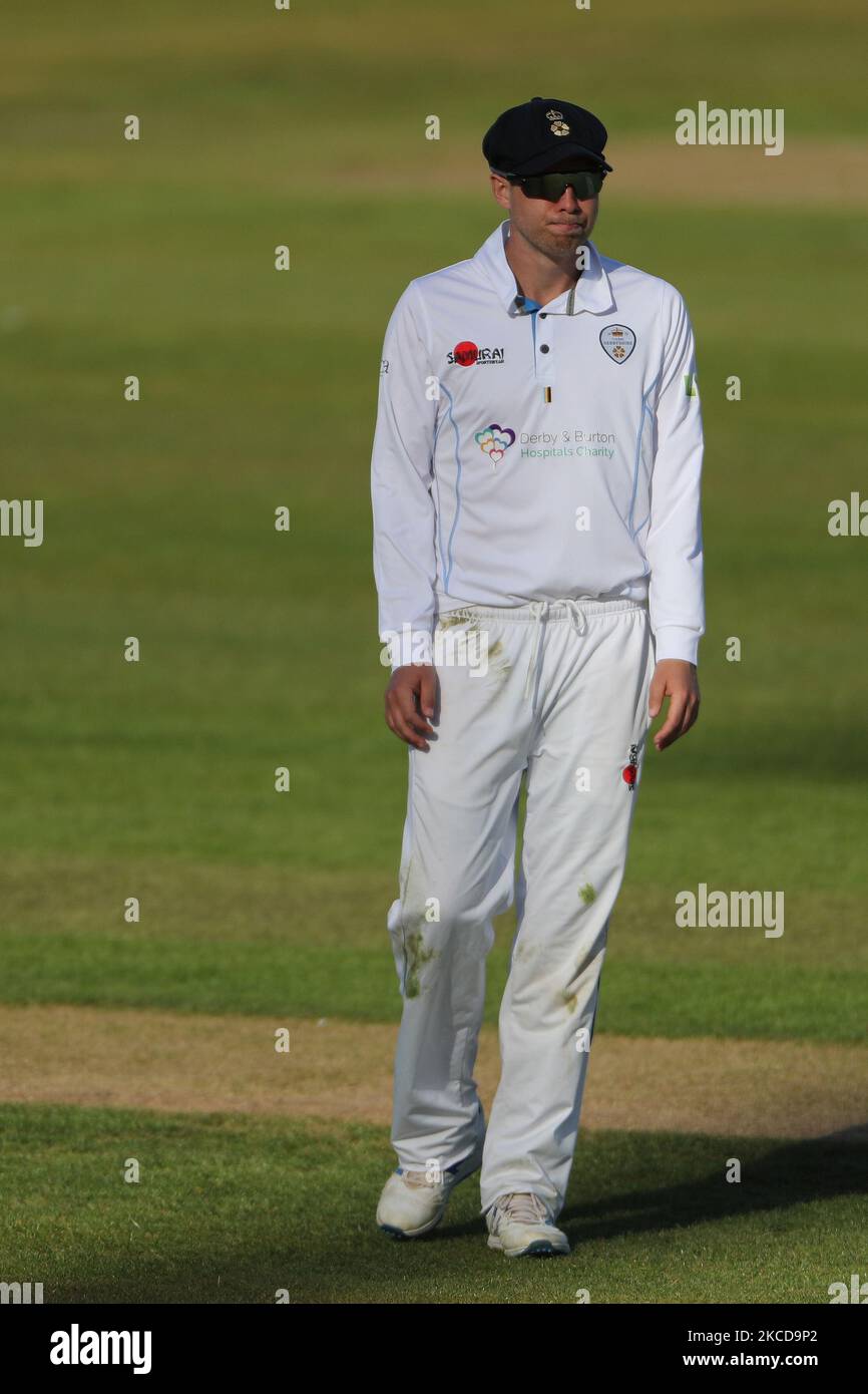 Matt Crickley aus Derbyshire während des LV= Insurance County Championship-Spiels zwischen dem Durham County Cricket Club und dem Derbyshire County Cricket Club in Emirates Riverside, Chester le Street am Donnerstag, dem 22.. April 2021. (Foto von Mark Fletcher/MI News/NurPhoto) Stockfoto