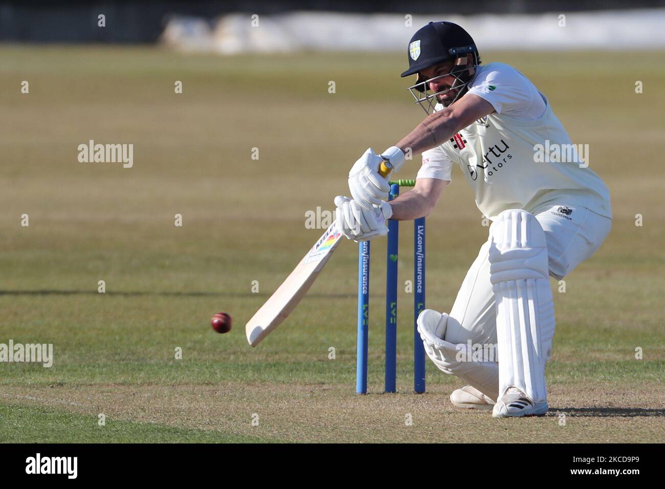 Ned Eckersley von Durham beim LV= Insurance County Championship-Spiel zwischen dem Durham County Cricket Club und dem Derbyshire County Cricket Club in Emirates Riverside, Chester le Street, am Donnerstag, dem 22.. April 2021. (Foto von Mark Fletcher/MI News/NurPhoto) Stockfoto