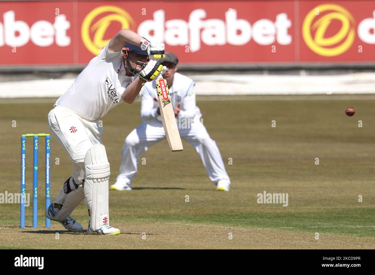 Alex Lees von Durham im Batting Action während des LV= Insurance County Championship-Spiels zwischen dem Durham County Cricket Club und dem Derbyshire County Cricket Club im Emirates Riverside, Chester le Street am Donnerstag, dem 22.. April 2021. (Foto von Robert Smith/MI News/NurPhoto) Stockfoto