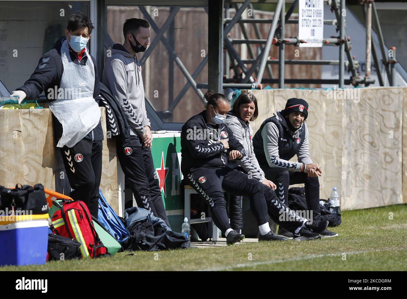 Karen Hill, Managerin von Charlton Athletic Women während der FA Women's Championship zwischen Charlton Athletic Women und Durham Women beim VCD Athletic FC, Dartford, England, am 25.. April 2021. (Foto von Action Foto Sport/NurPhoto) Stockfoto